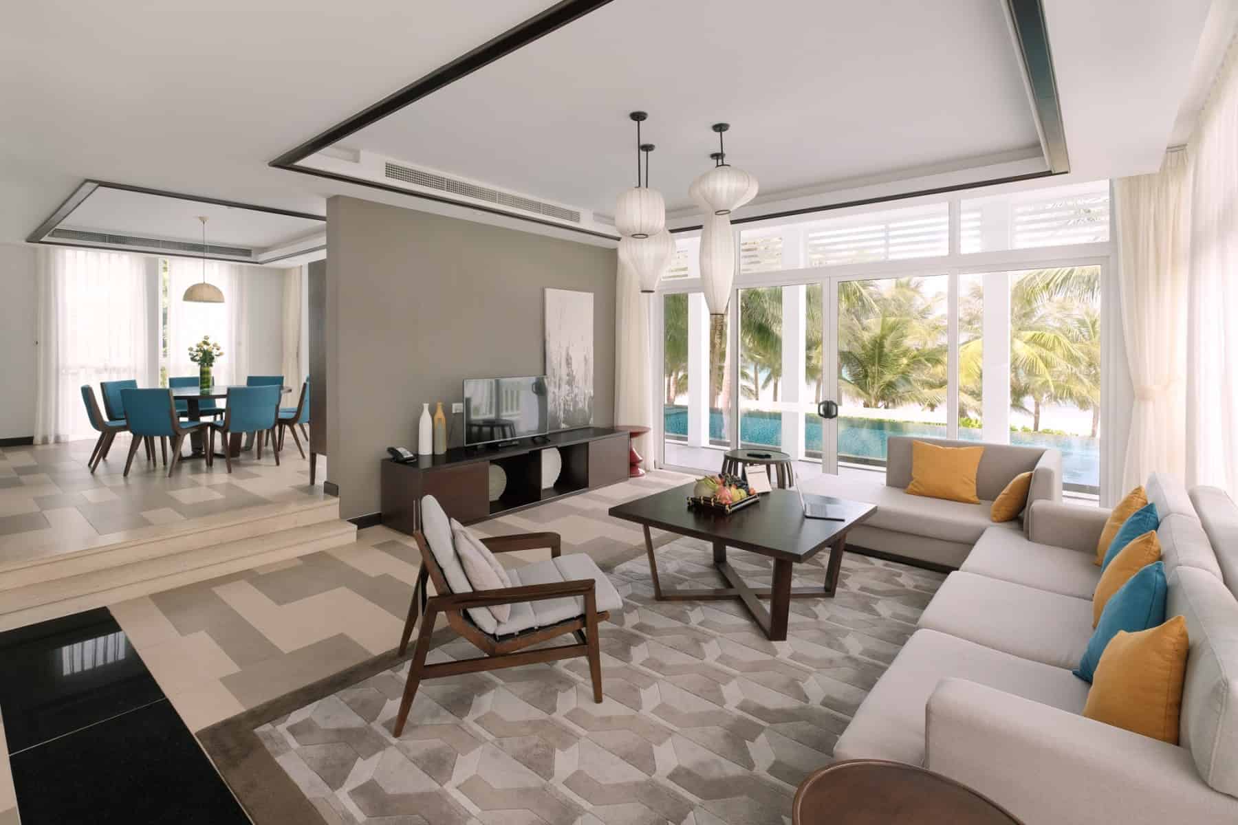 Thiết kế phòng khách sang trọng, ưu tiên những khoảng mở để tối ưu ánh sáng tự nhiên và tầm nhìn đẹp